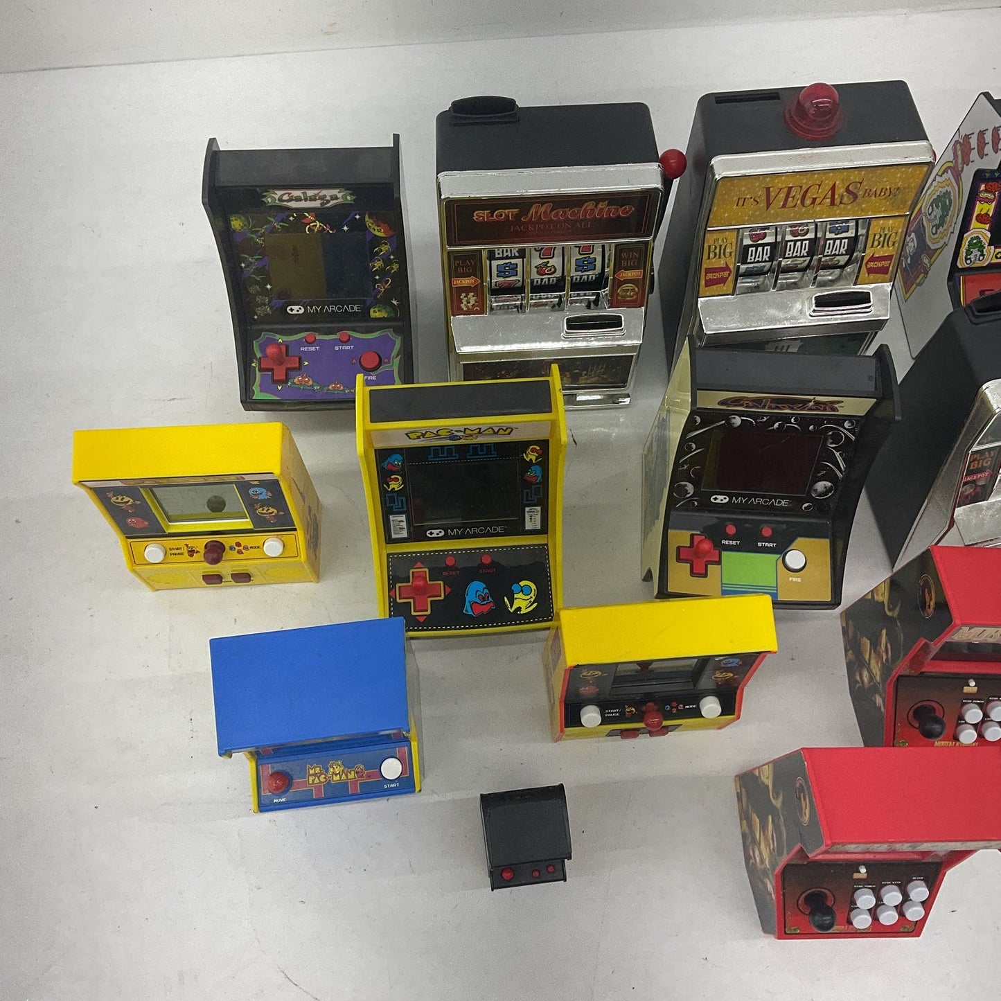 UNTESTED LOT Mini Arcade Cabinets Slot Handheld Video Games Mortal Kombat 10 lbs - Warehouse Toys