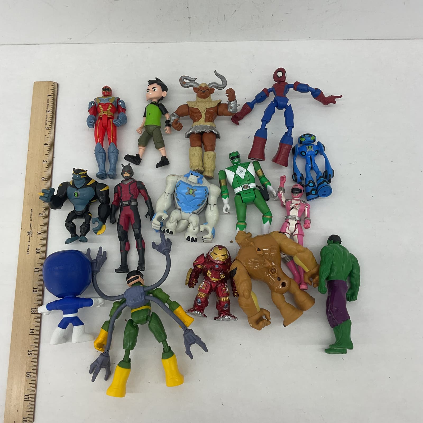 Used Action Figures Small Super Hero Toys Power Rangers Spiderman Ben 10 Marvel - Warehouse Toys