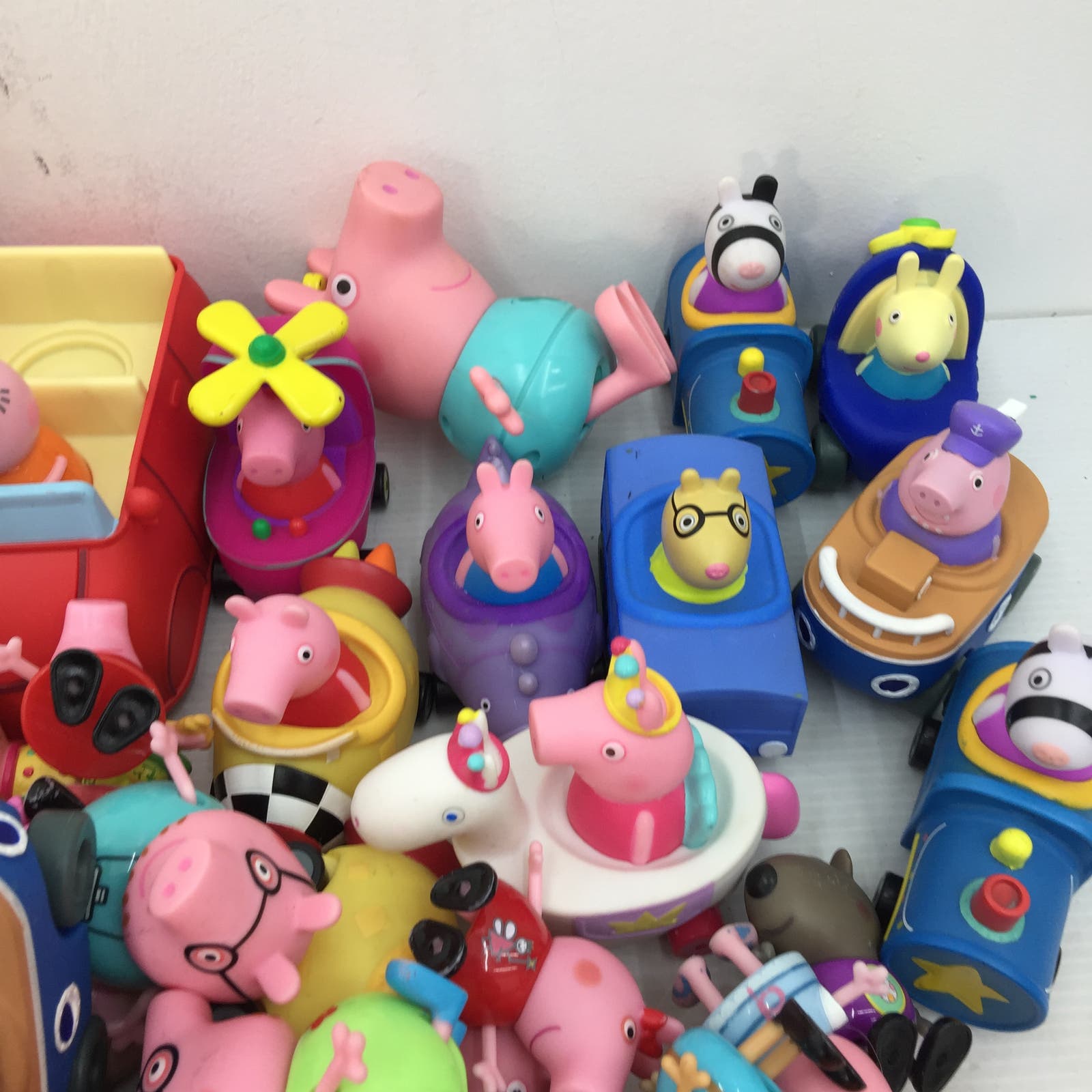 Huge Peppa top Pig Variety Lot ~