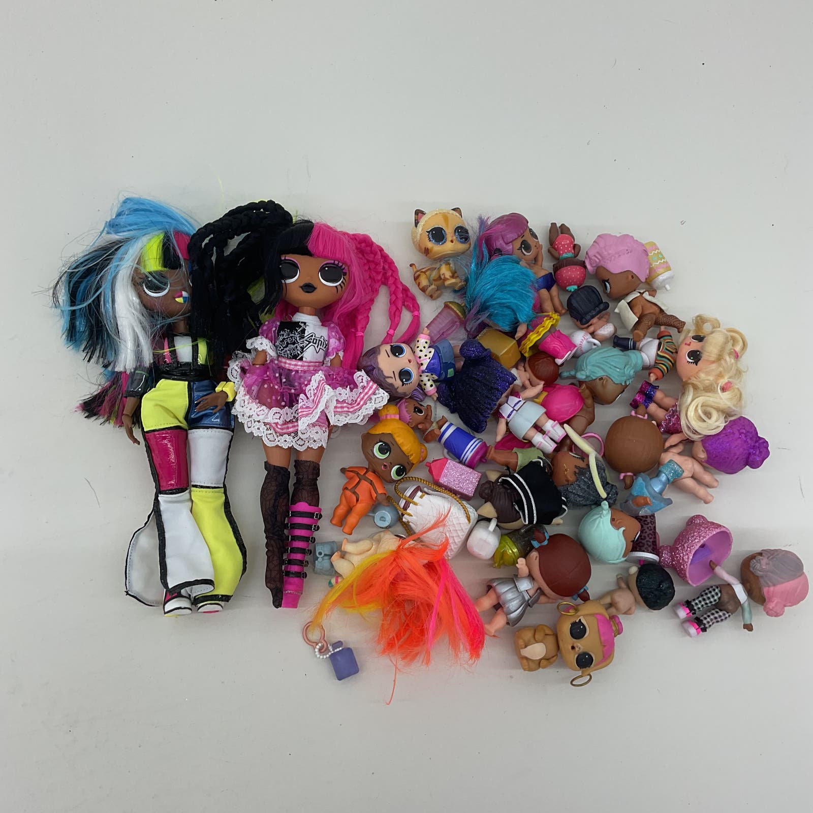 Various MGA LOL OMG Surprise Big Lil Sistas Fashion Dolls Toys Used Loose - Warehouse Toys