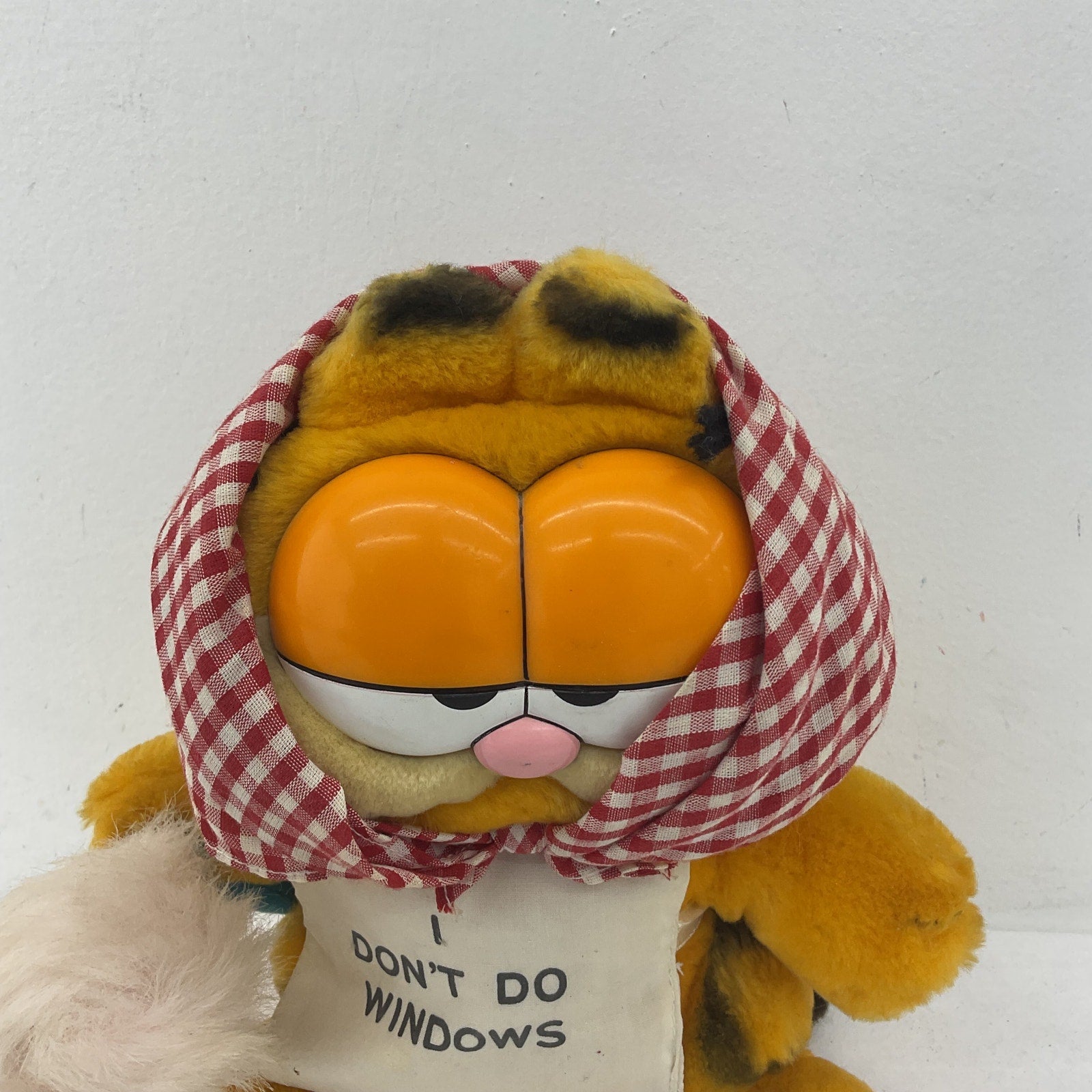 Vintage 1980s Preowned Dakin Garfield I DON'T DO WINDOWS Maid Cleaning Plush Toy - Warehouse Toys