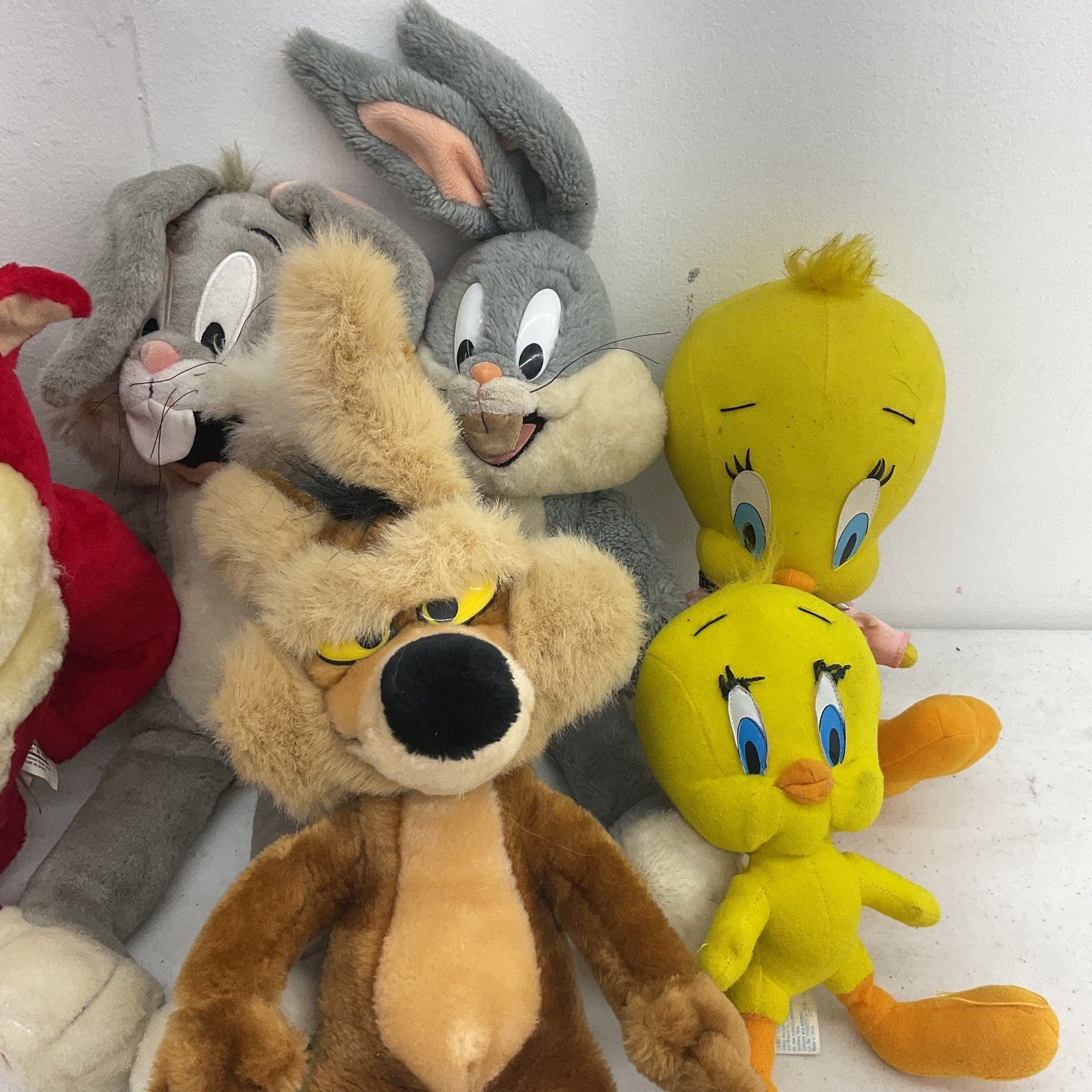 Vintage Looney Tunes Odie Wile E. Coyote Tweety Bird Bugs Bunny Plush Dolls Used - Warehouse Toys