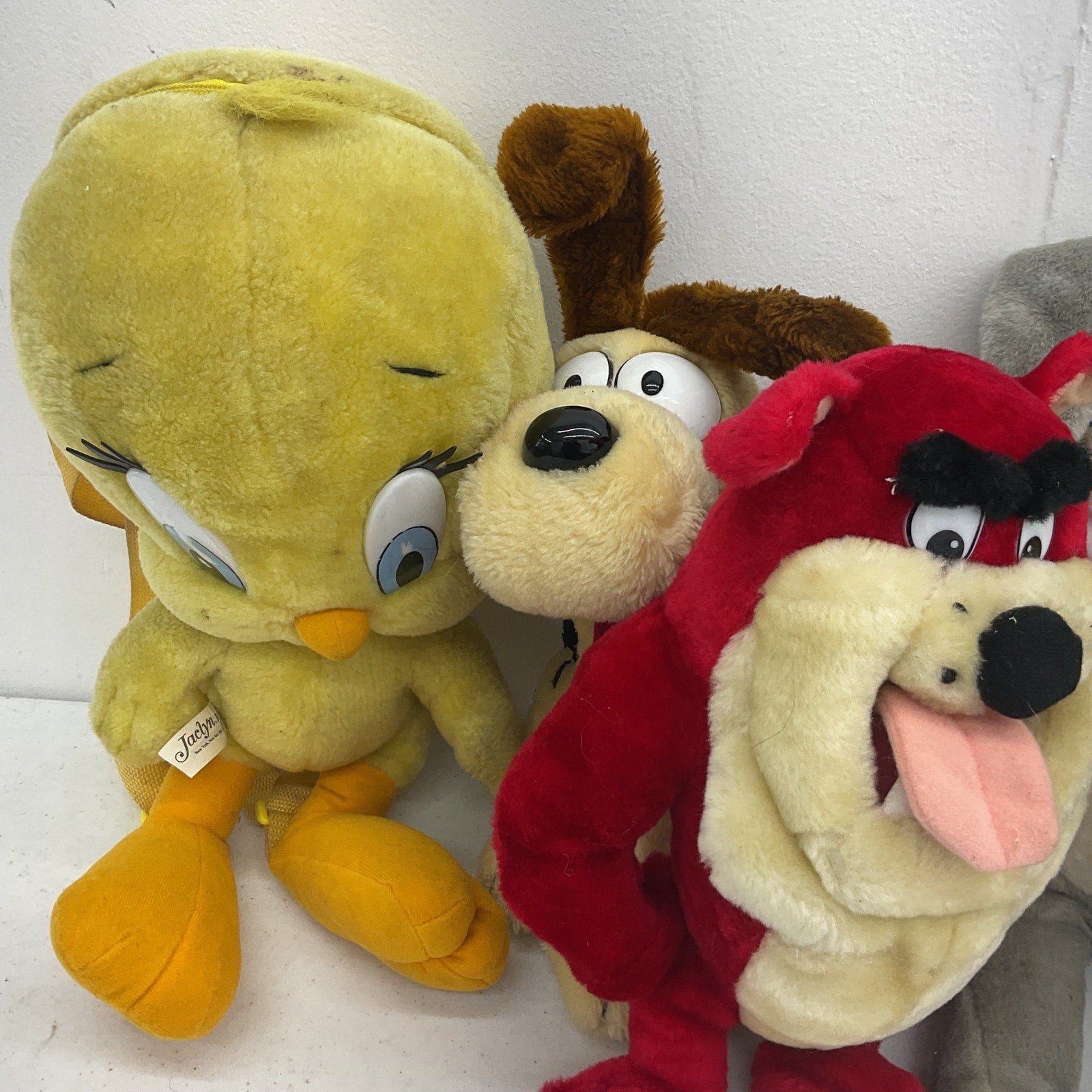 Vintage Looney Tunes Odie Wile E. Coyote Tweety Bird Bugs Bunny Plush Dolls Used - Warehouse Toys