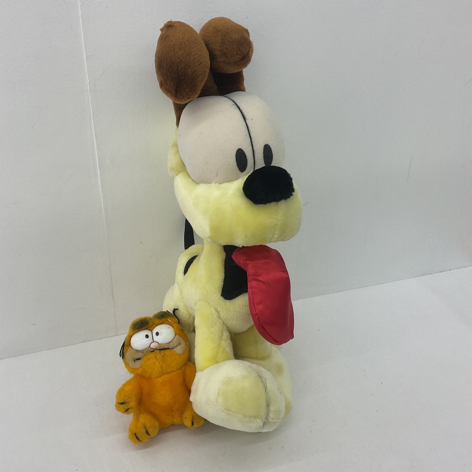 Vintage LOT 2 Garfield the Cat Character Plush Dakin Paws Large Odie Dog - Warehouse Toys