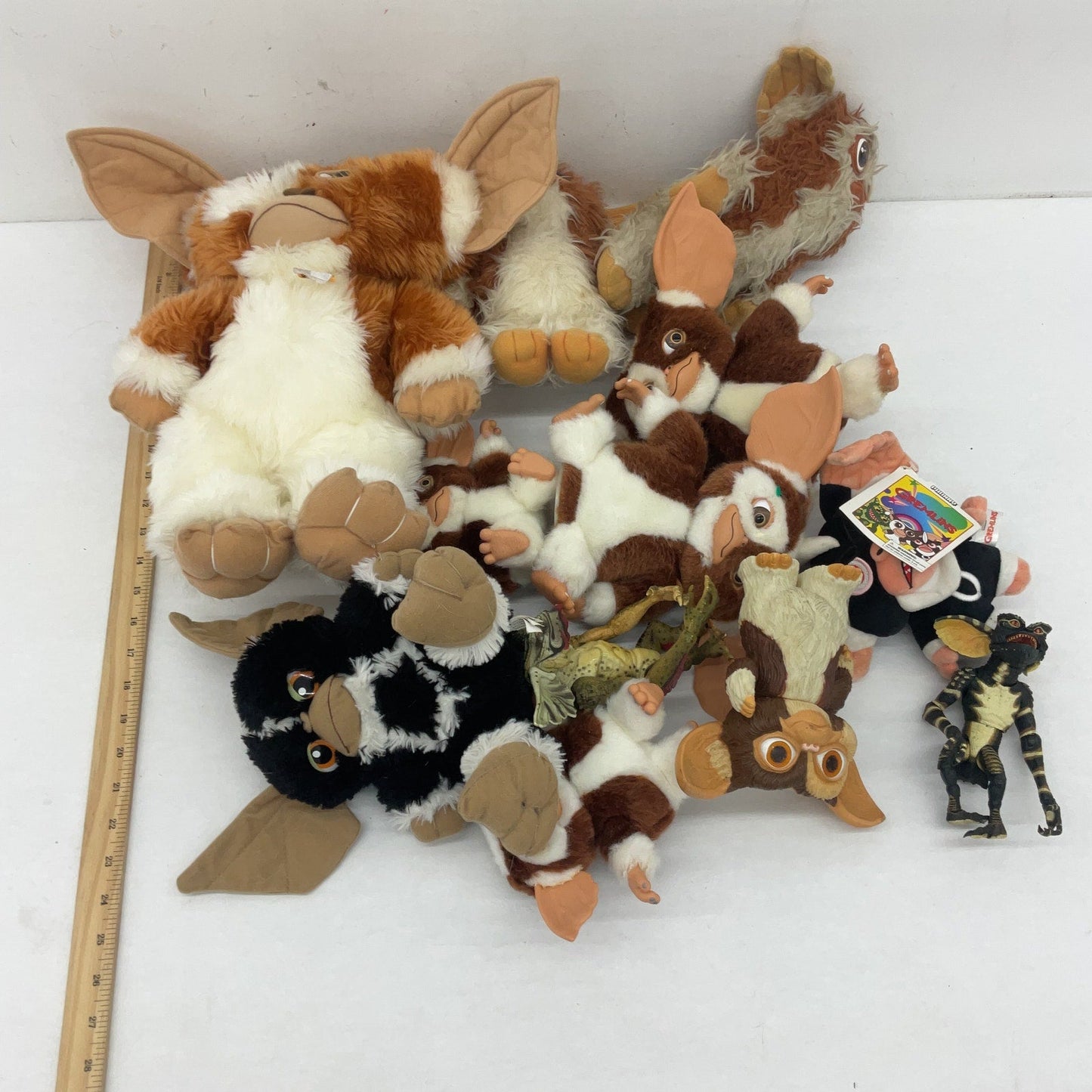 Vintage & Modern LOT Preowned Gremlins Gizmo Stripe Plush Dolls Toy Figures 6lbs - Warehouse Toys