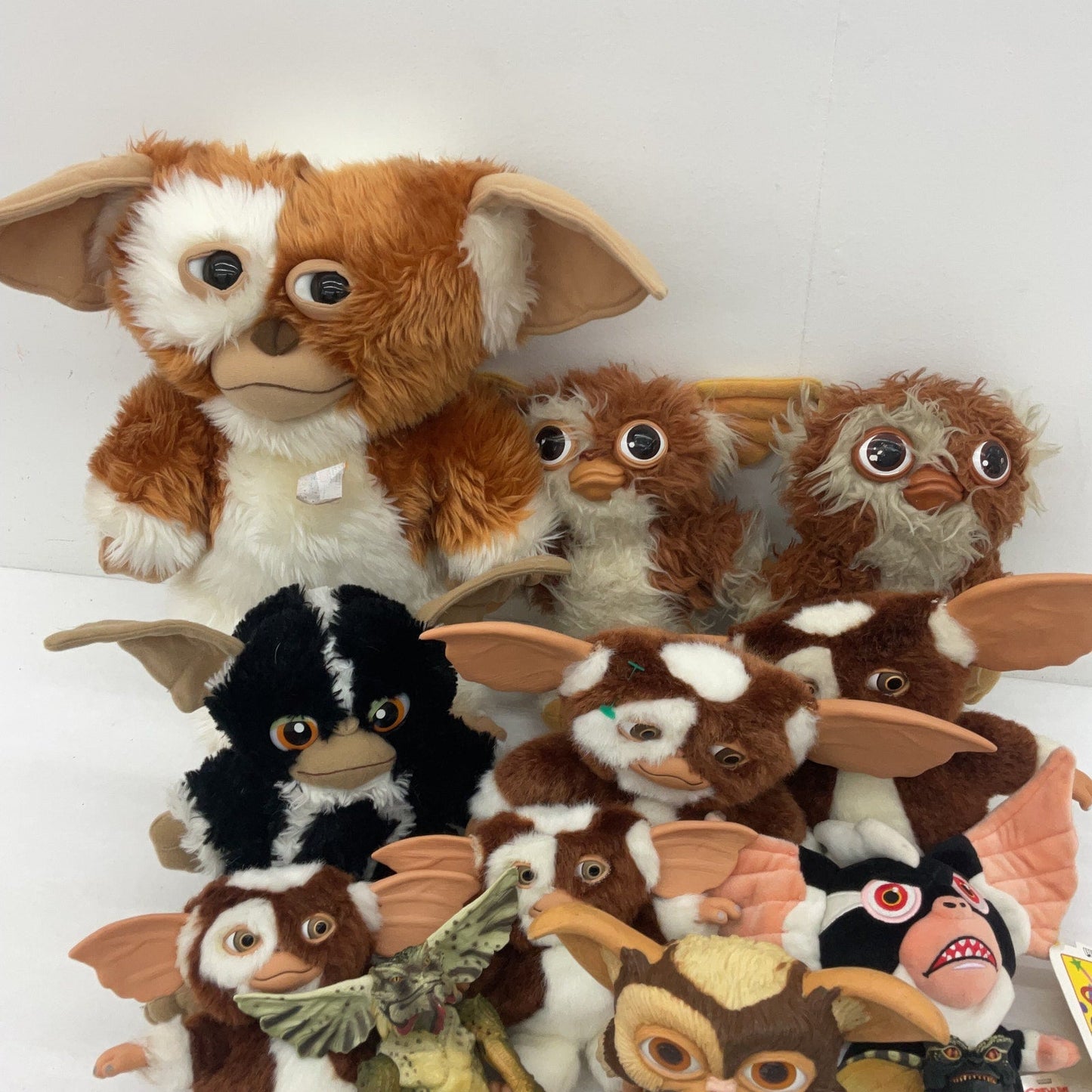 Vintage & Modern LOT Preowned Gremlins Gizmo Stripe Plush Dolls Toy Figures 6lbs - Warehouse Toys