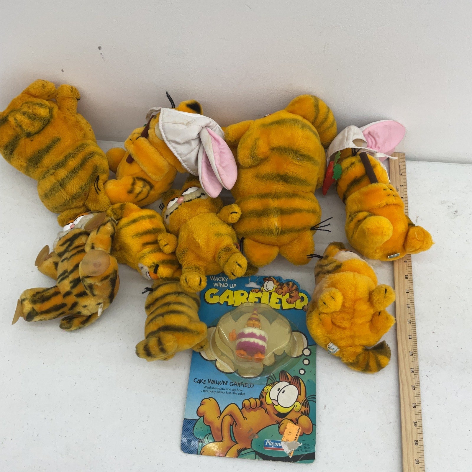 Vintage & Modern Preowned LOT 4 lbs Character Plush Dolls Toy Figures Dakin 80s - Warehouse Toys