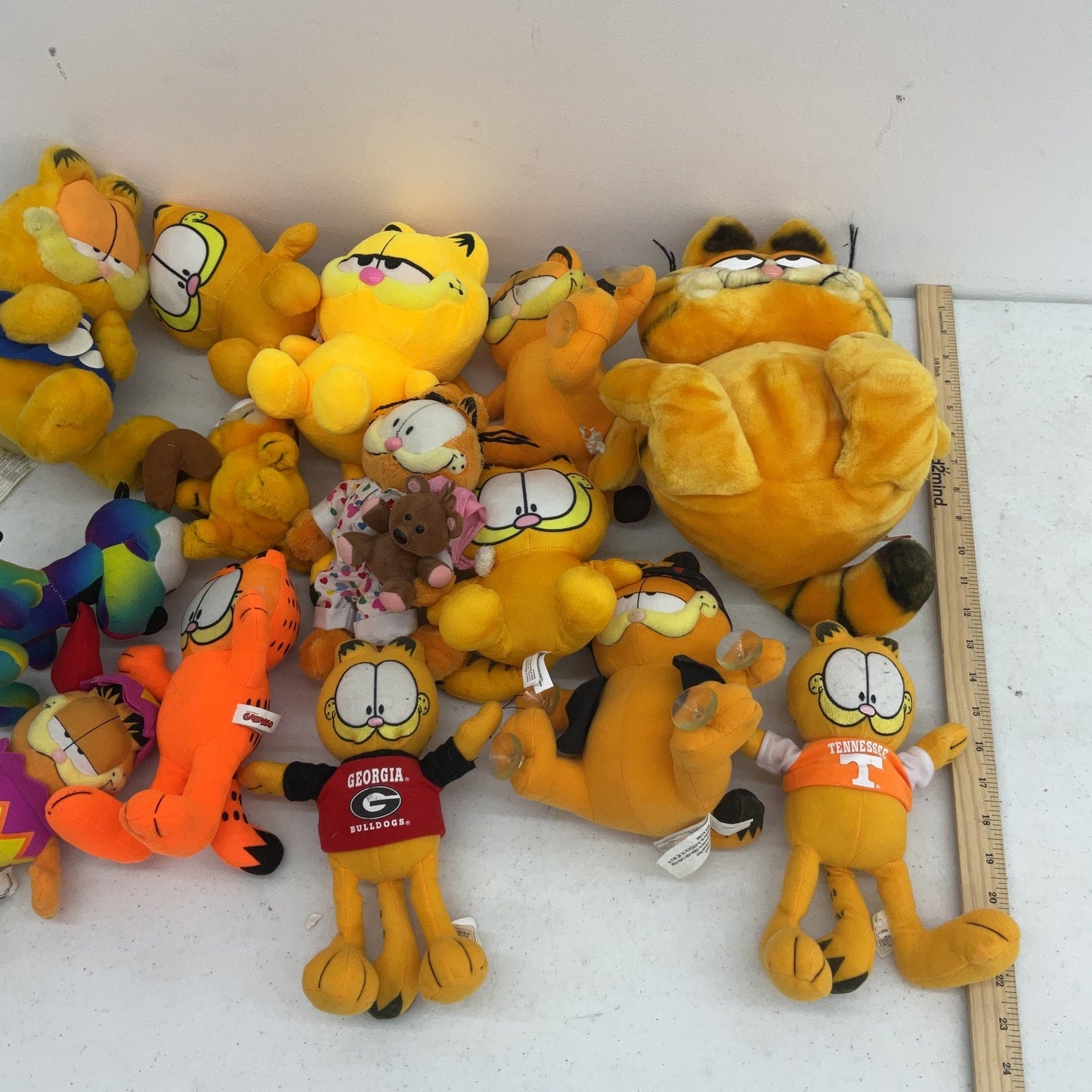 Vintage & Modern Preowned LOT 4 lbs Character Plush Dolls Toy Figures Odie Dog - Warehouse Toys