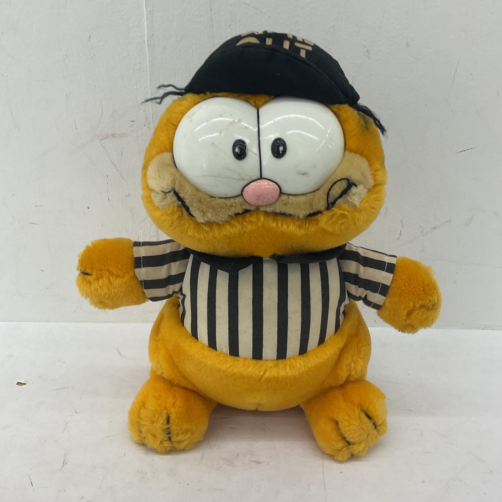 VTG Garfield Referee Orange Soft Plush Toy Baseball Football Cat - Warehouse Toys