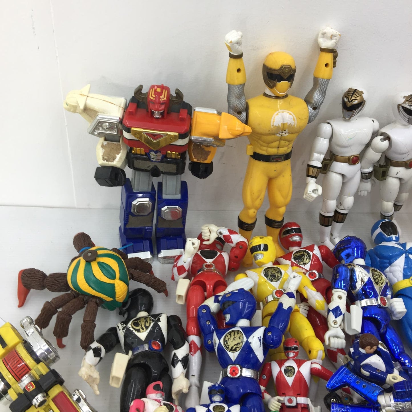 VTG & Modern LOT 9 lbs Mighty Morphin Power Rangers Action Figures Red Yellow - Warehouse Toys