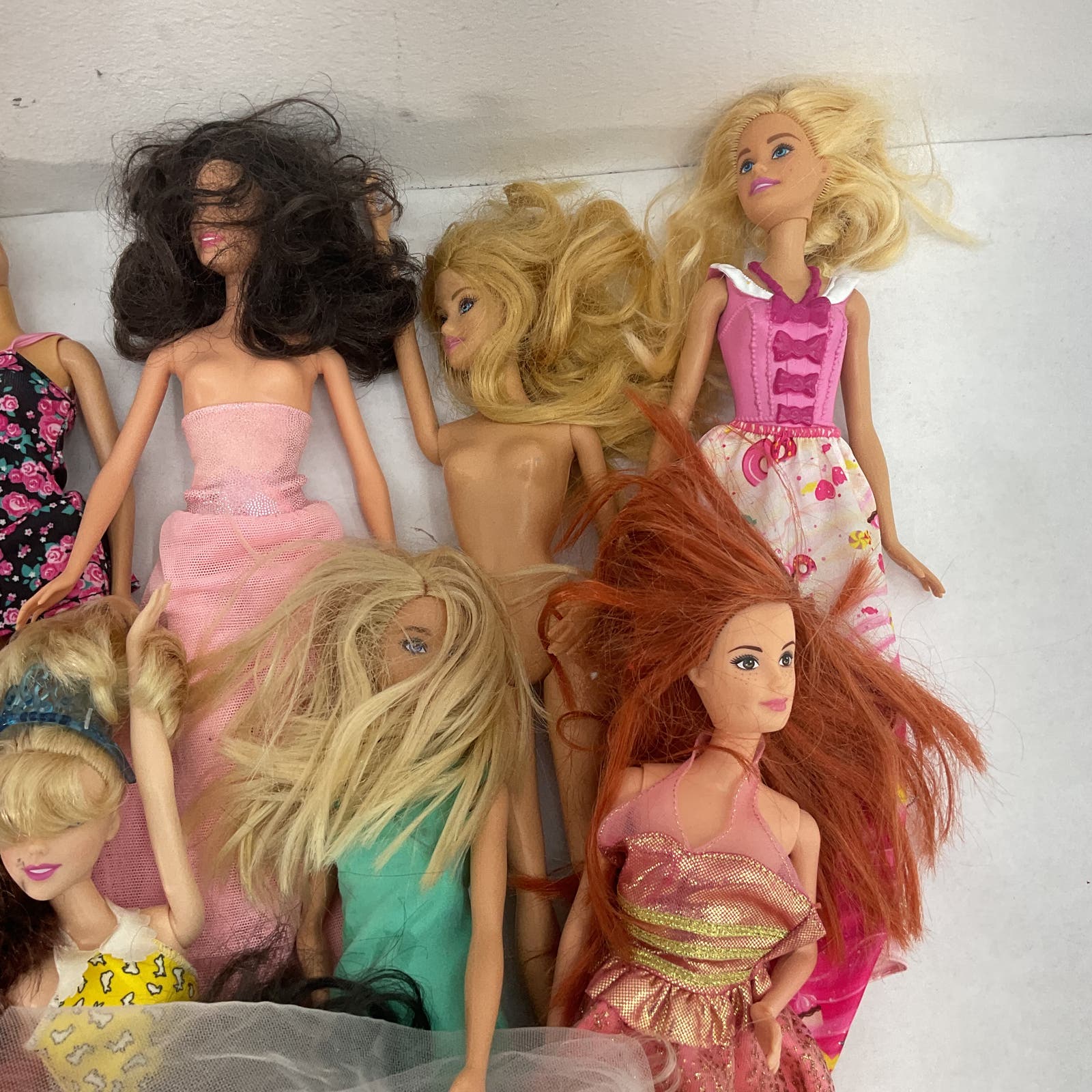 VTG & Modern Mattel Barbie & Others Loose Fashion Dolls Mixed Used - Warehouse Toys