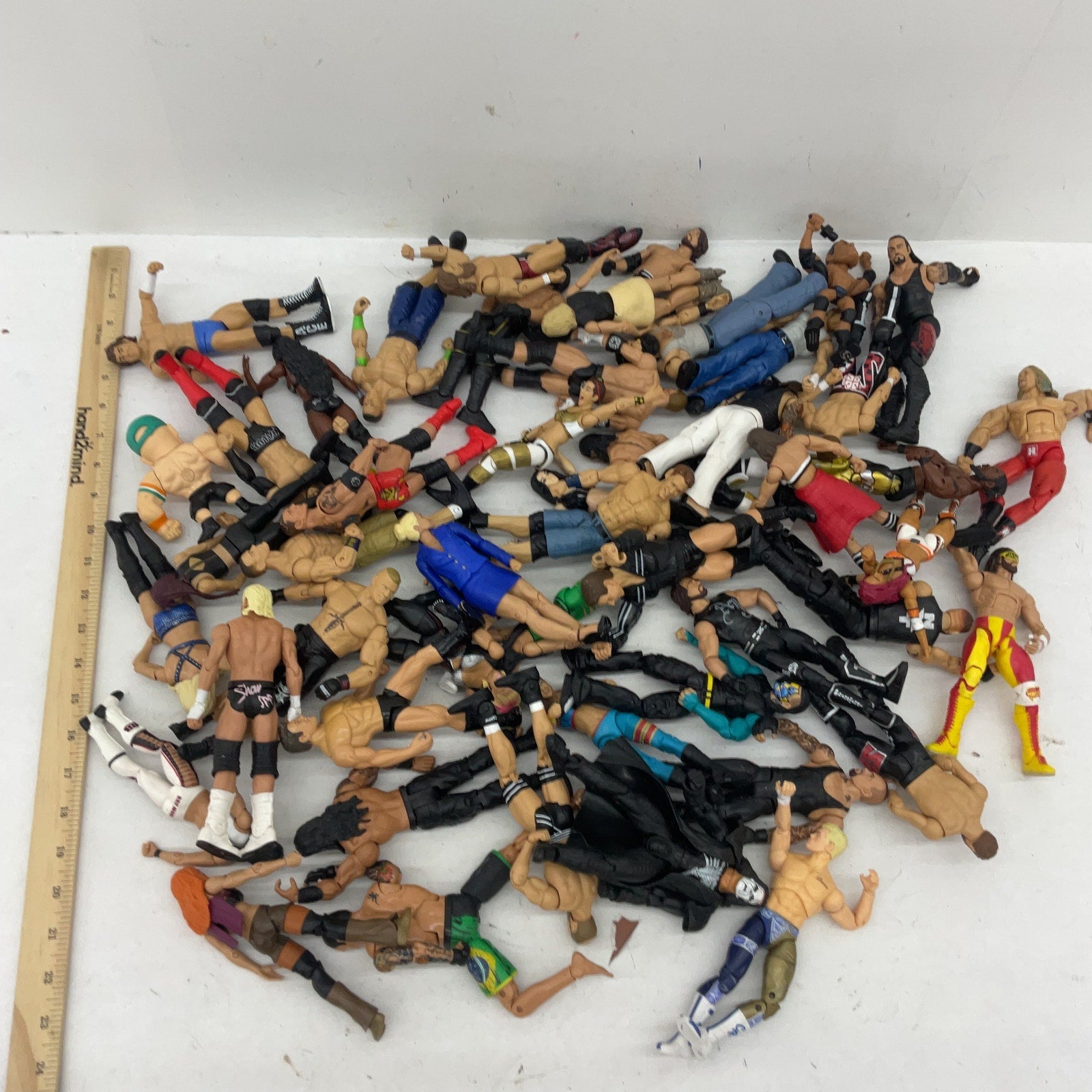 WWE WWF WCW 10 lbs Assorted Wrestling Wrestler Action Figures Toys Preowned LOT - Warehouse Toys