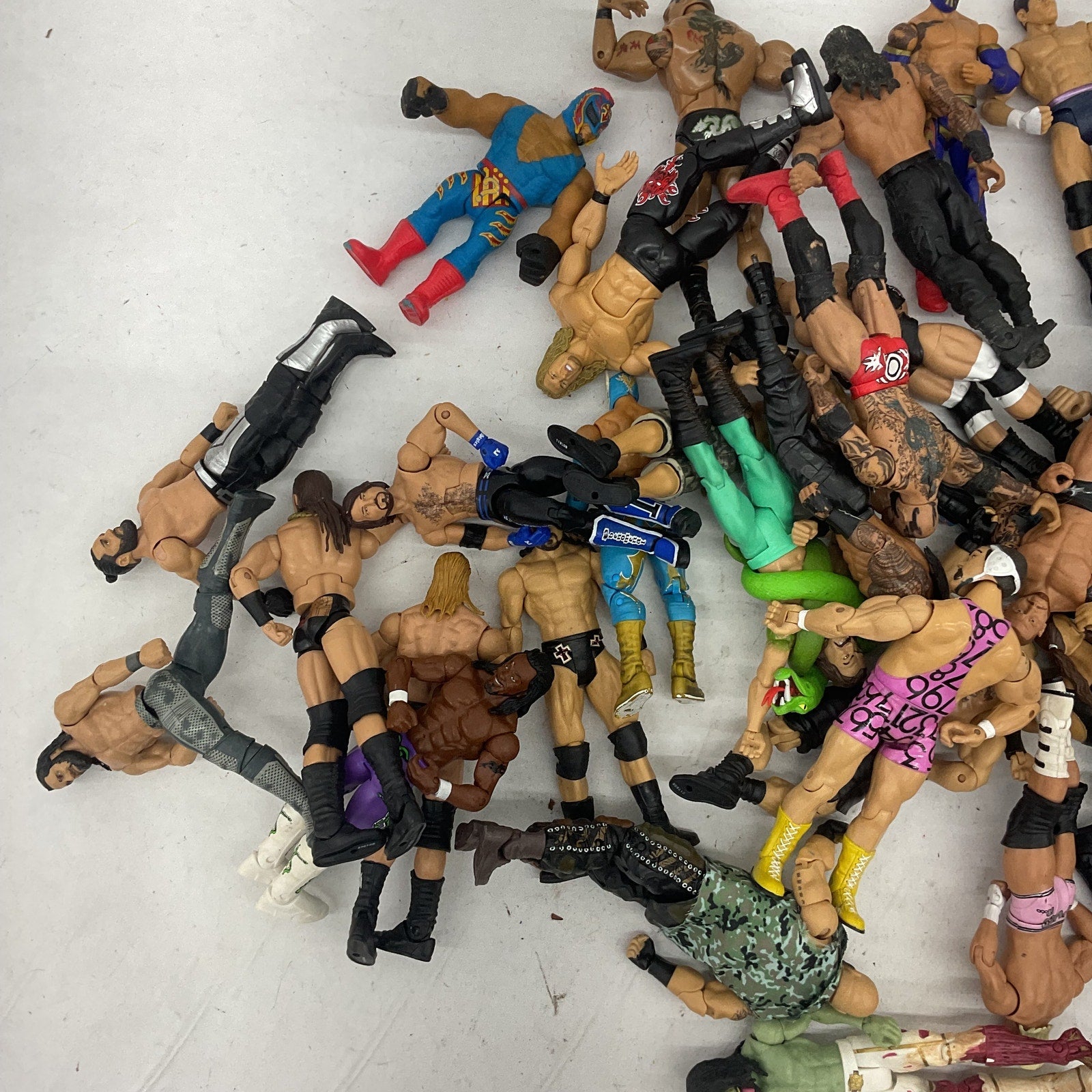 WWE WWF WCW 7 lbs Assorted Wrestling Wrestler Action Figures Toys Preowned LOT - Warehouse Toys