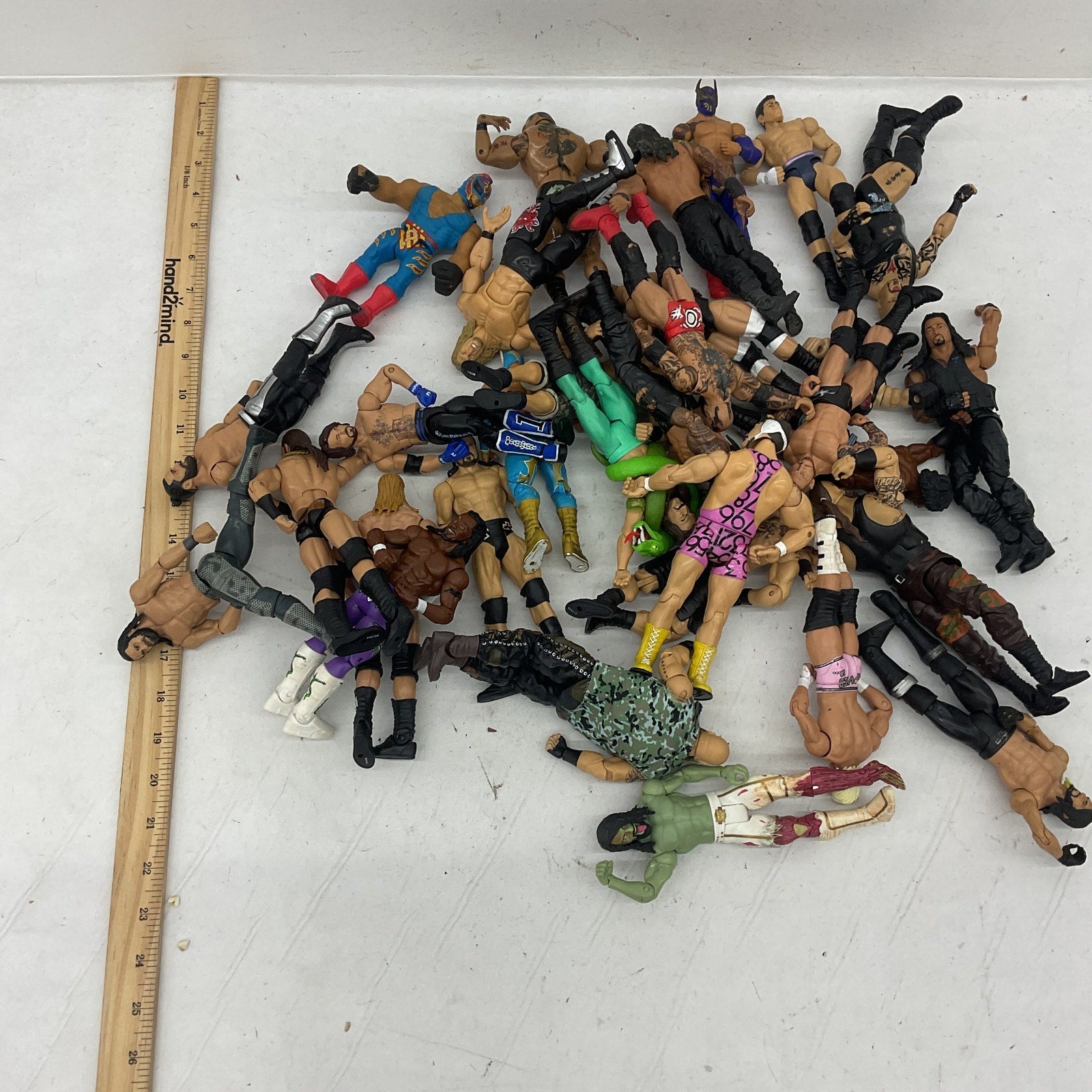 WWE WWF WCW 7 lbs Assorted Wrestling Wrestler Action Figures Toys Preowned LOT - Warehouse Toys