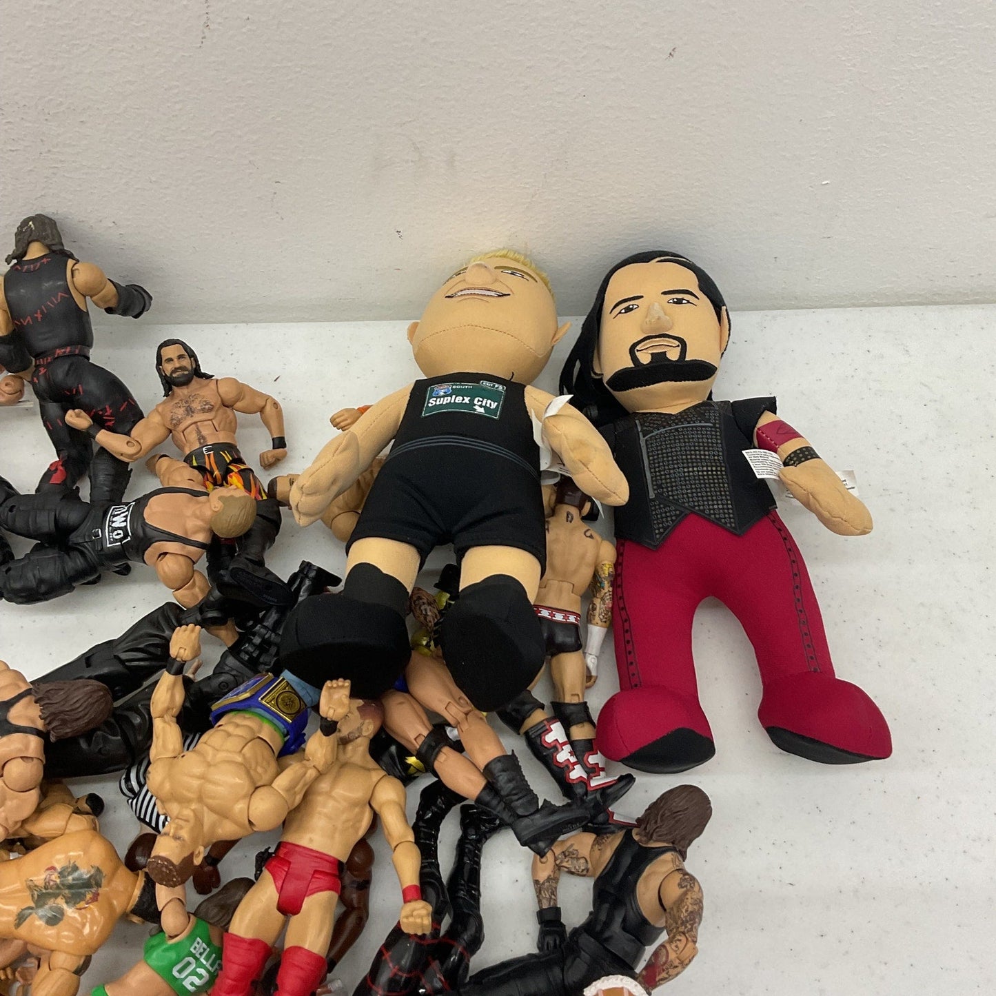 WWE WWF WCW Assorted Wrestling Wrestler 15 lbs Action Figures Toys Preowned LOT - Warehouse Toys