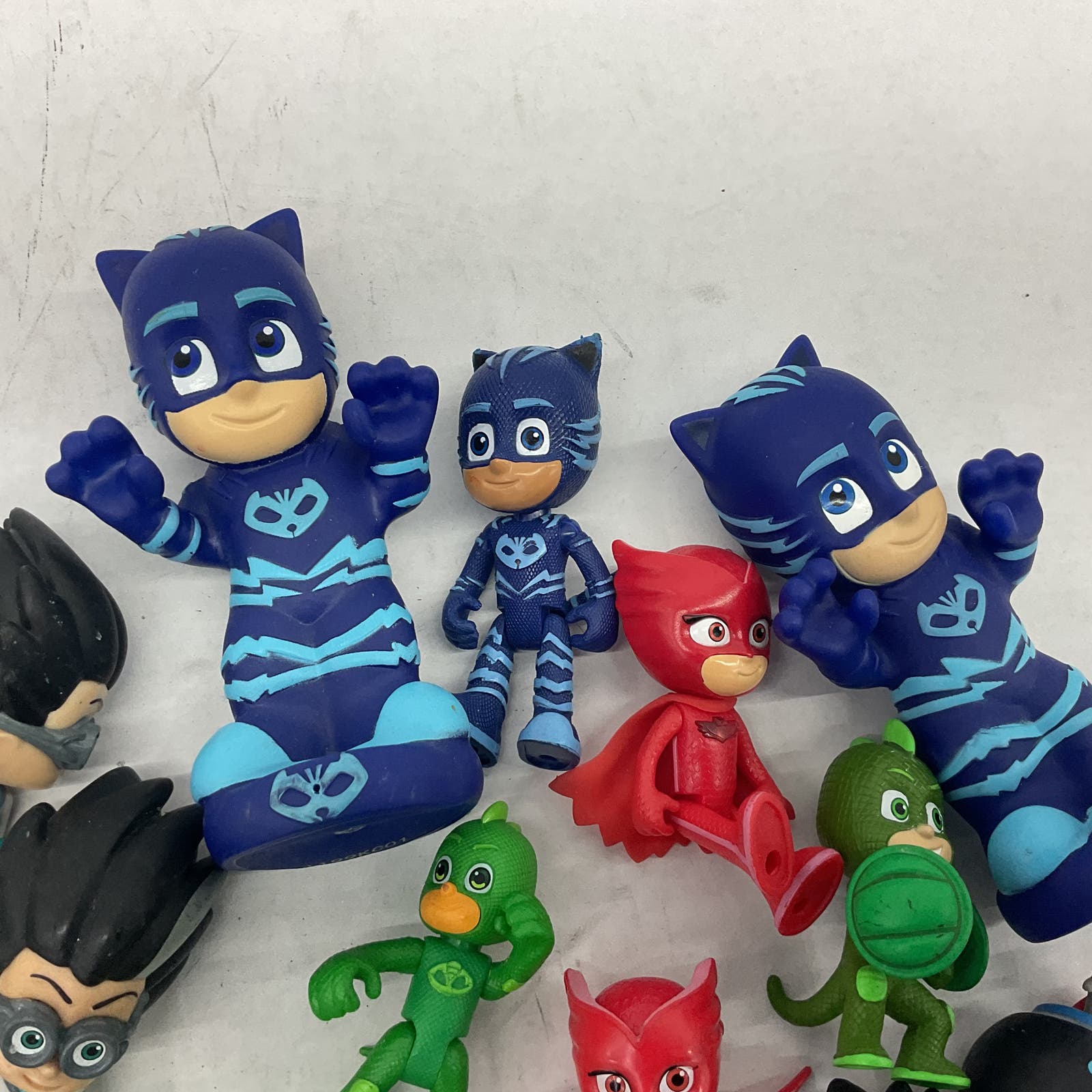 10 Pounds PJ Masks Action Figure Lot Red Green Blue Wholesale - Warehouse Toys