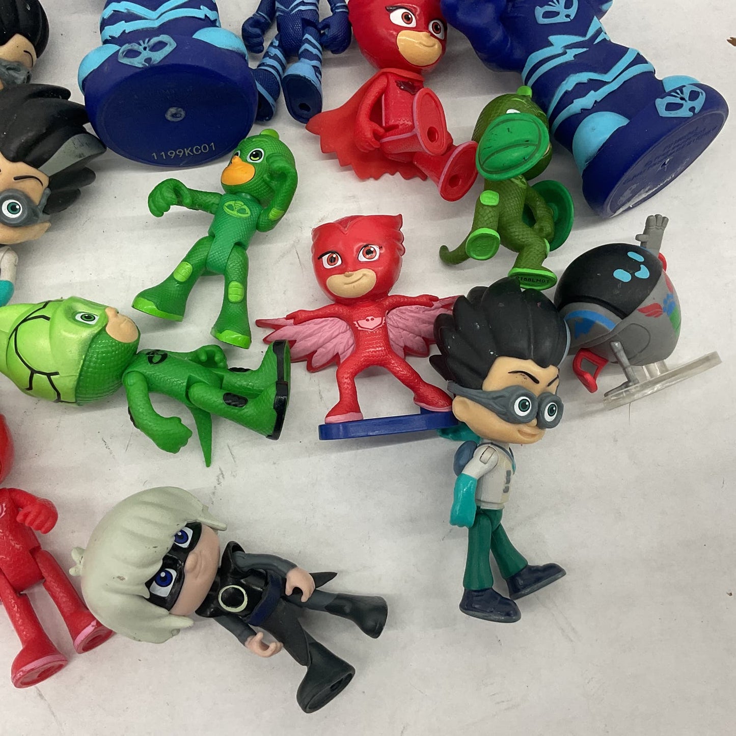 10 Pounds PJ Masks Action Figure Lot Red Green Blue Wholesale - Warehouse Toys