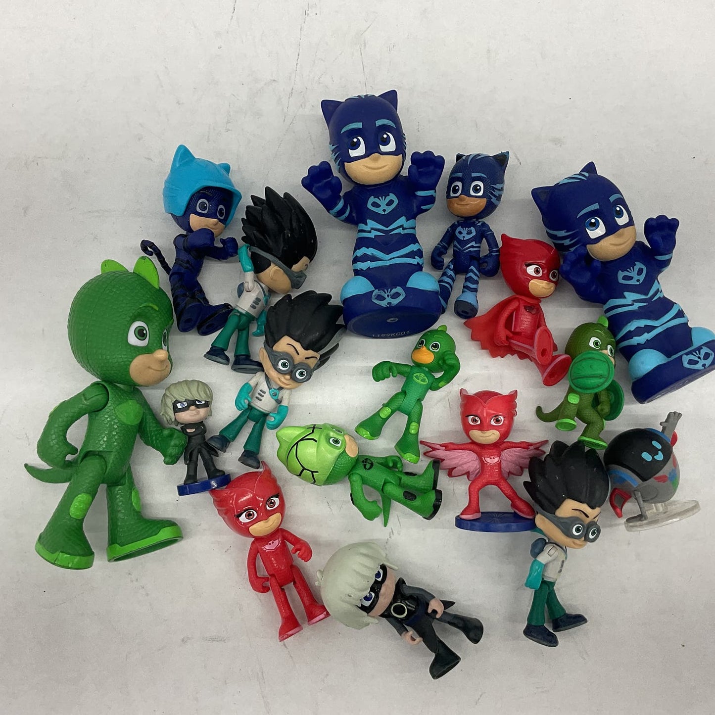 10 Pounds PJ Masks Action Figure Lot Red Green Blue Wholesale - Warehouse Toys