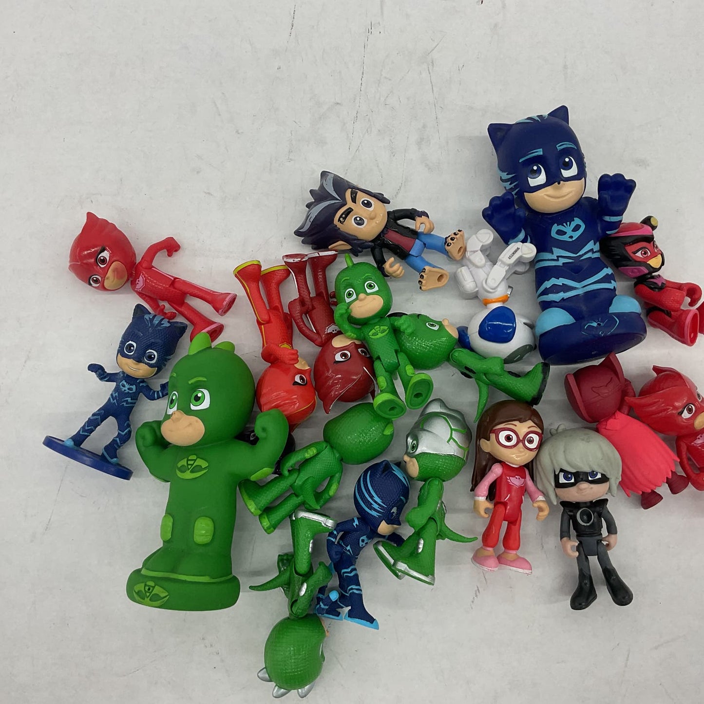 10 Pounds PJ MASKS Red Blue Green Action Figure Cartoon Toy Lot - Warehouse Toys