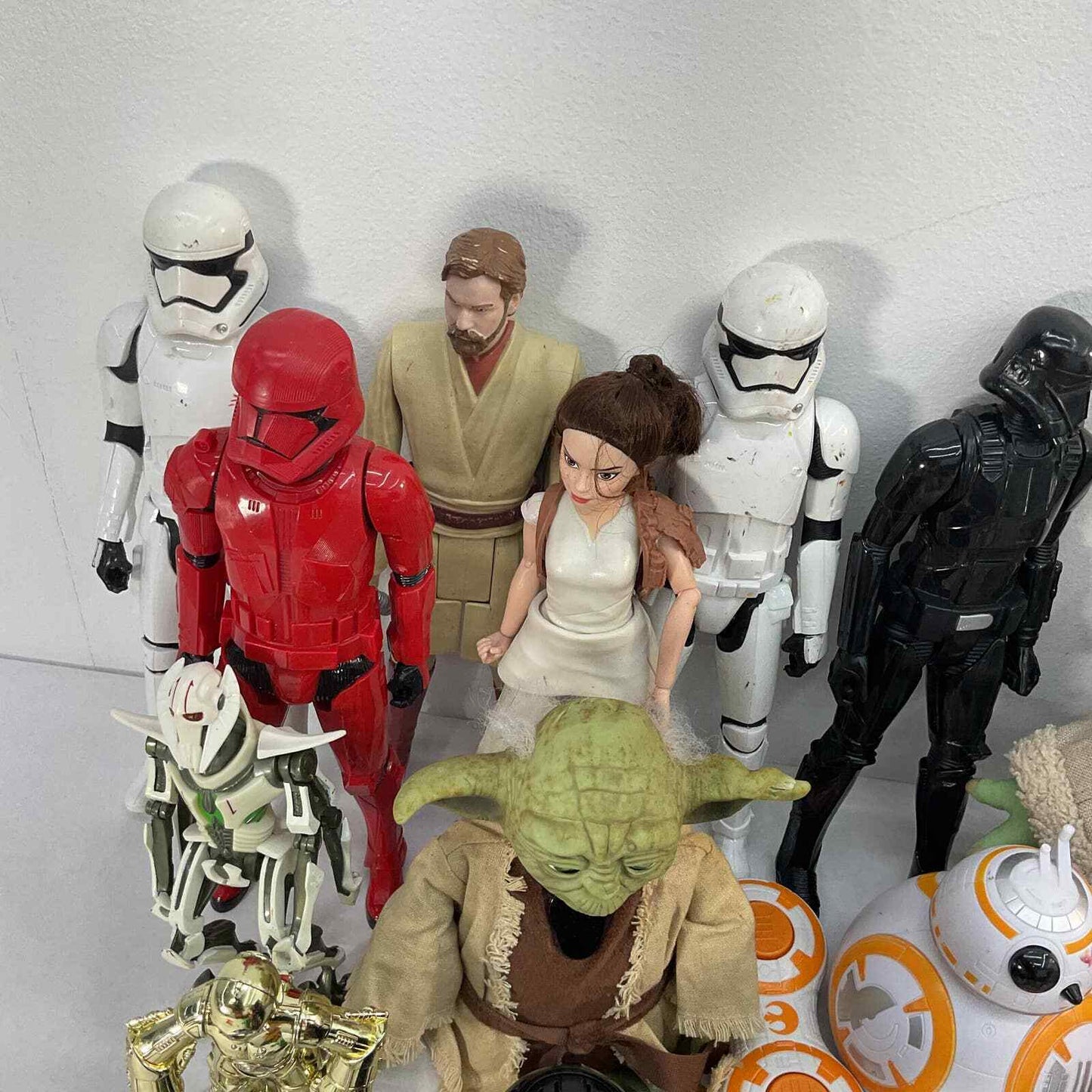 18 lbs Mixed LOT of Star Wars Disney Action Figures Toys Plush Collection Used - Warehouse Toys