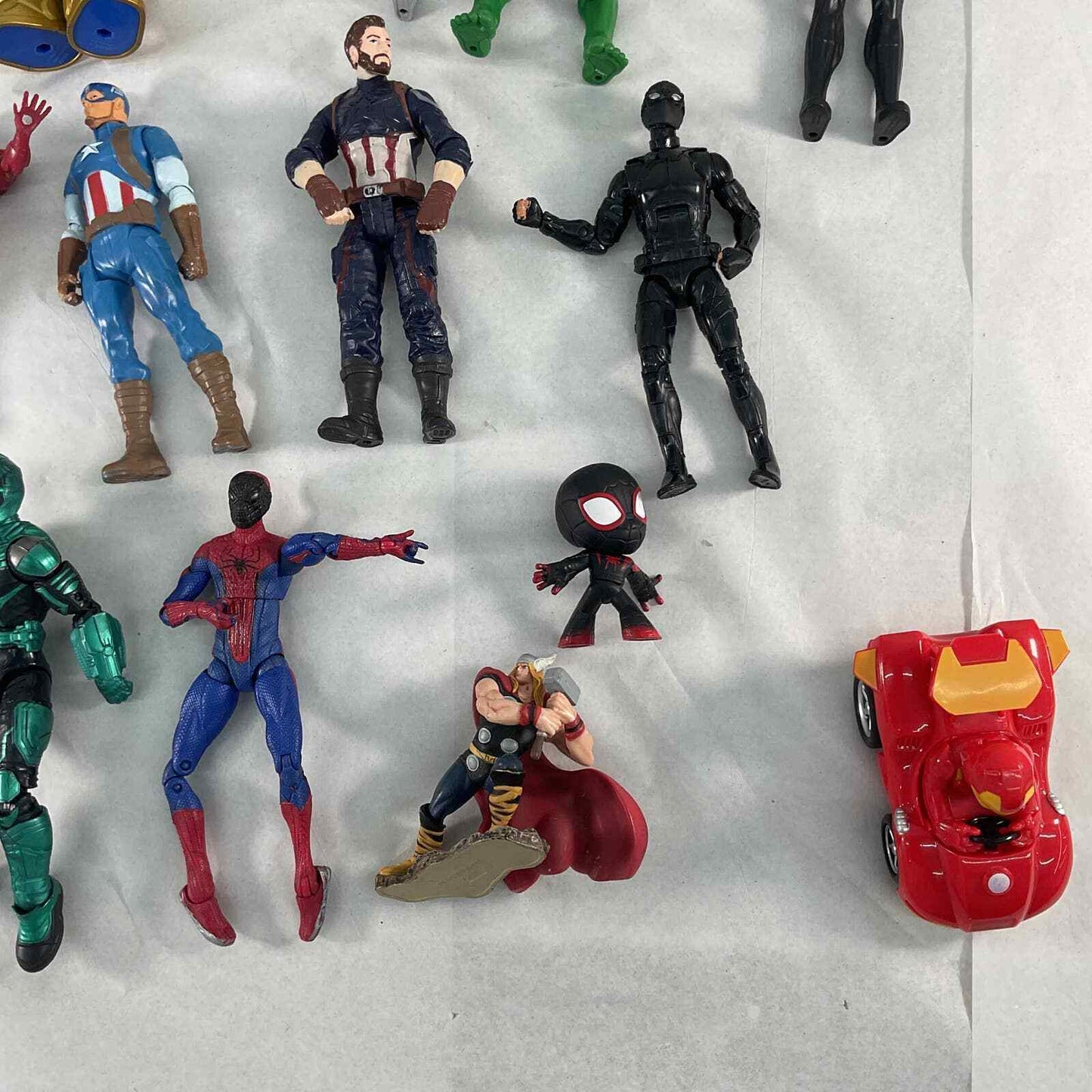 LOT 20 Disney Marvel Action Figures Spiderman Antman Guardians of the Galaxy