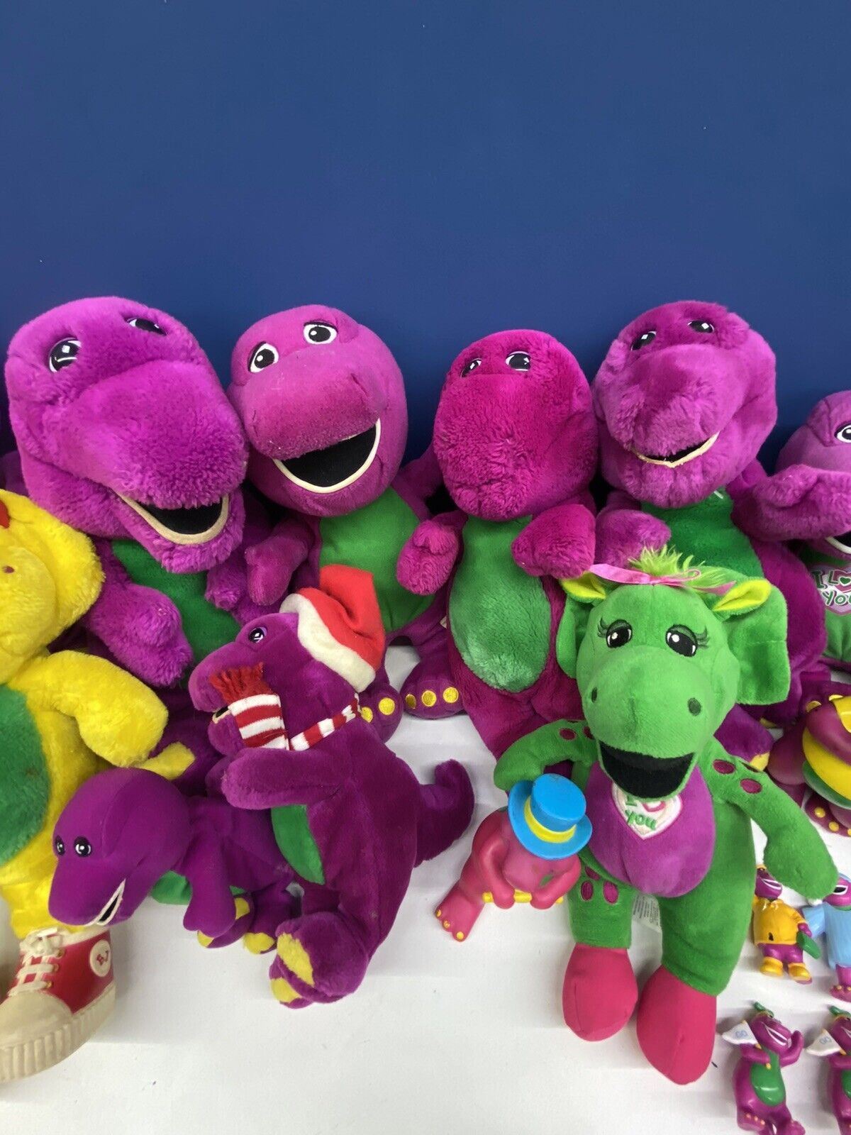 Barney & sales friends toys