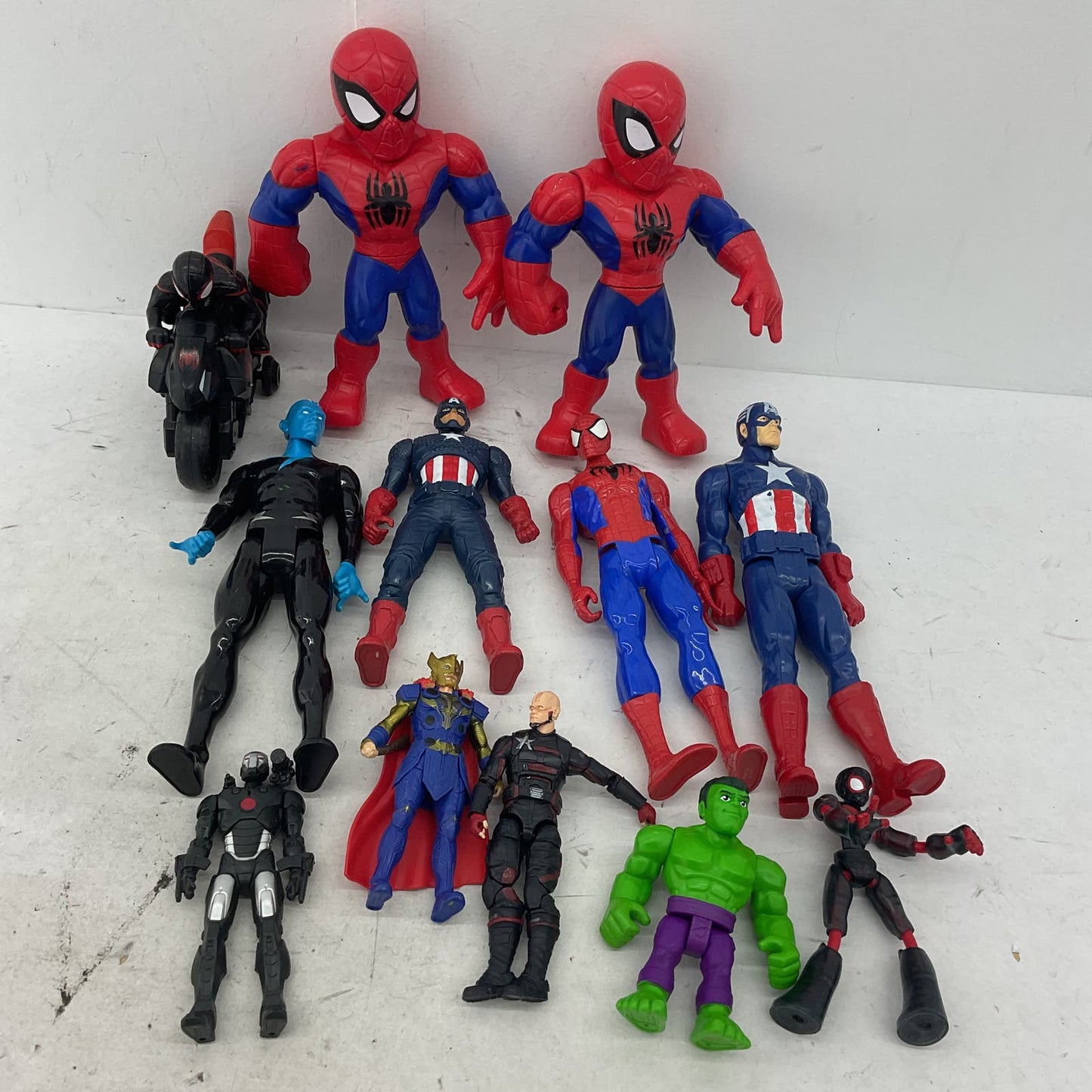 9 Pounds Marvel Action Figure Superhero Toy lot spiderman hulk Wholesale Lot - Warehouse Toys